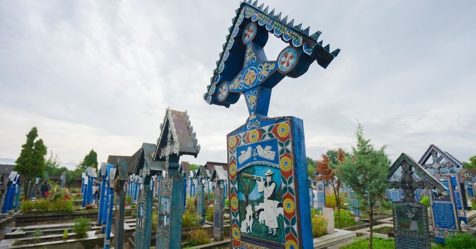 Além da lápide: curiosidades fascinantes sobre o que é necroturismo